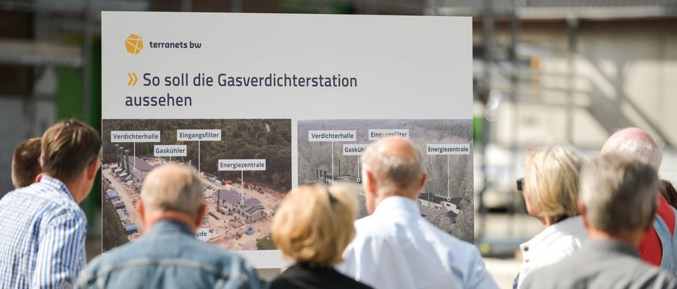 [Translate to English:] Gasverdichterstation an der Nordschwarzwaldleitung: Tag der offenen Baustelle