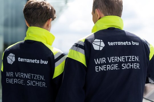 terranets bw Mitarbeitende in Arbeitskleidung
