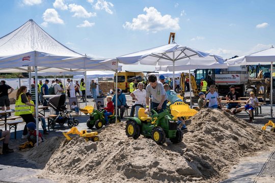 Einblick in den Bau der SEL: Über 700 Gäste beim Tag der offenen Baustelle in Ludwigsburg