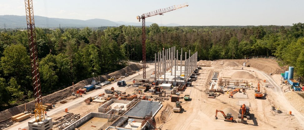 Mai 2022: Hochbau der Maschinenhalle hat begonnen